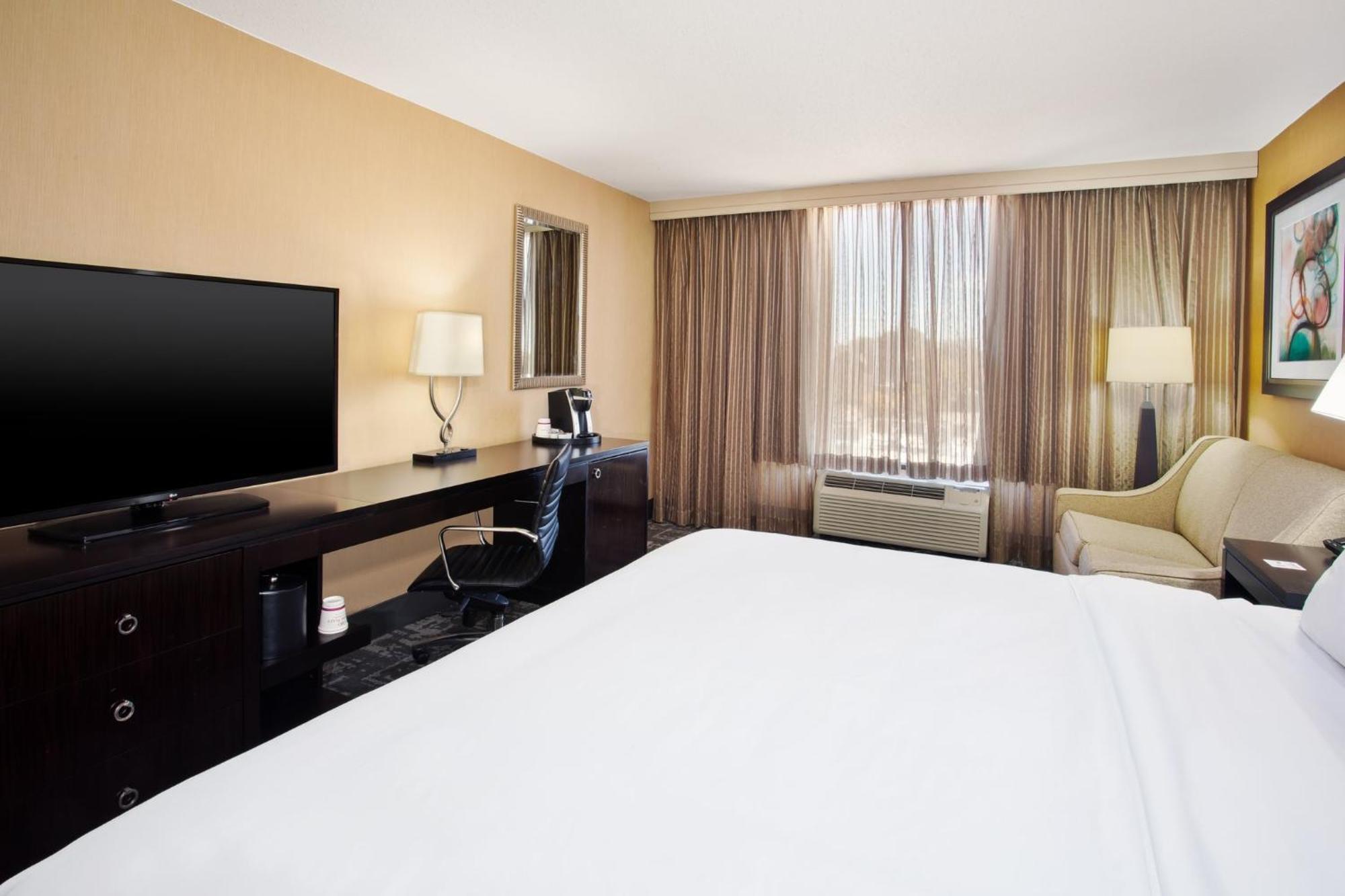 Crowne Plaza Greenville By Ihg מראה חיצוני תמונה