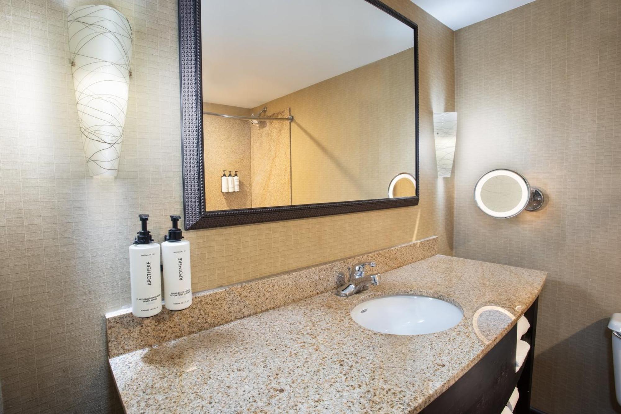 Crowne Plaza Greenville By Ihg מראה חיצוני תמונה